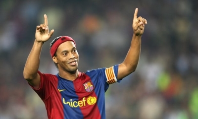Cầu thủ Ronaldinho - bàn chân vàng trên sân cỏ